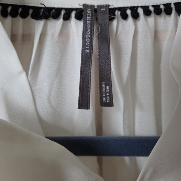 New Anthropologie White Blouse with Black Embroidery Size Large - Picture 9 of 9